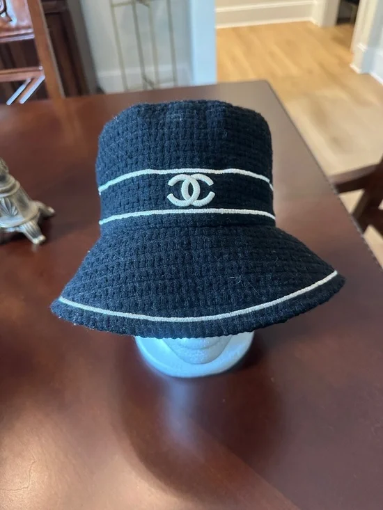 CHANEL Black Bucket Hat with White CC Trim - Picture 1 of 4